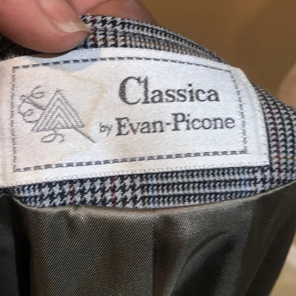 Classica by Evan Picone Fully Lined Gray Plaid Blazer w/Single Button Front-14 - Picture 7 of 7